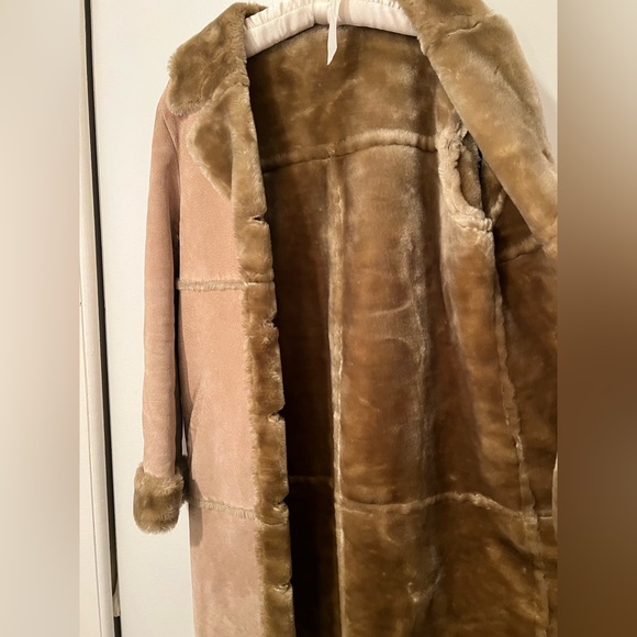 Long Tan Shearling Leather Jacket - Picture 5 of 12